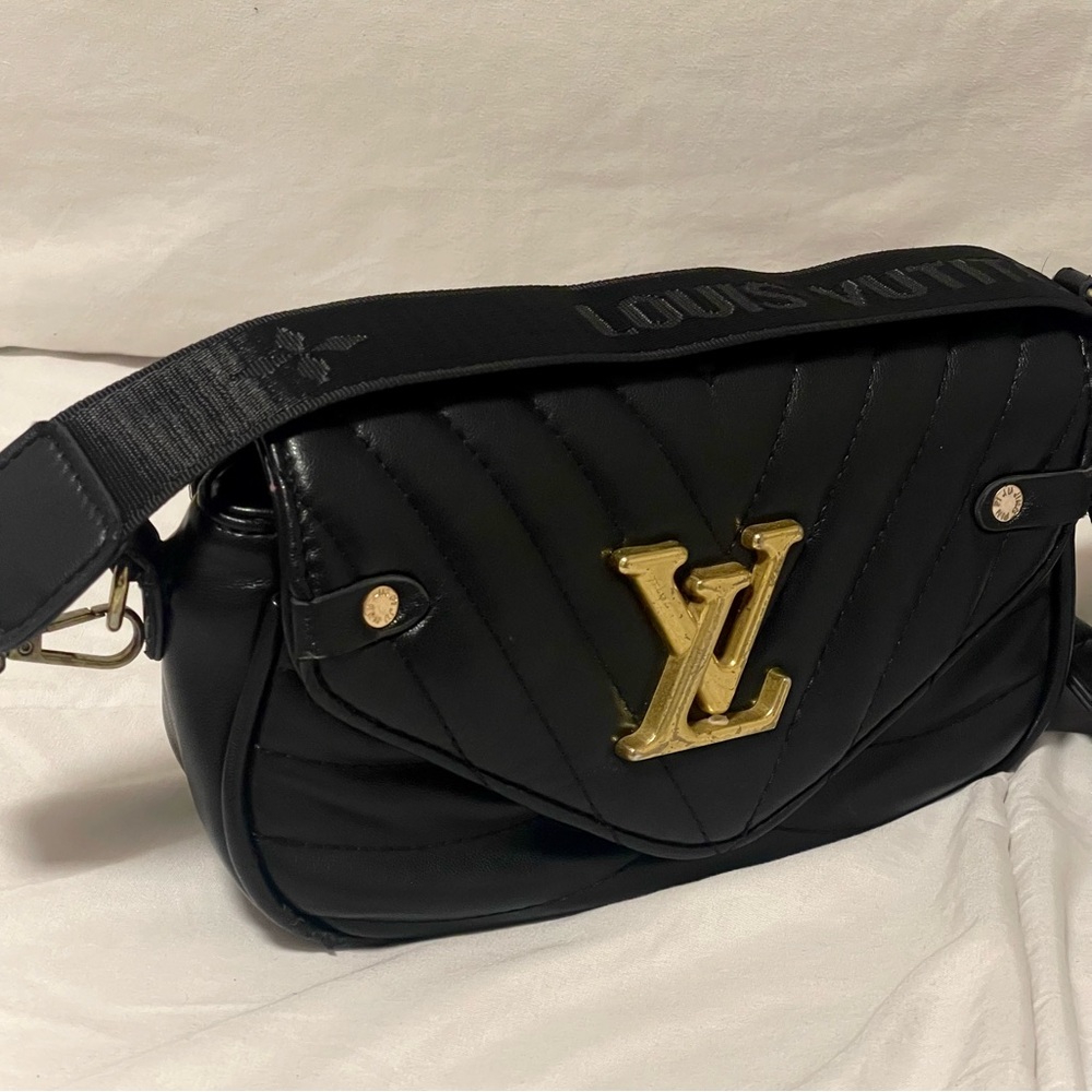 Louis Vuitton Black shoulder bag